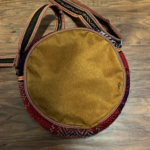 Round Multi Colored Crossbody With Adjustable Strap - Picture 3 of 6